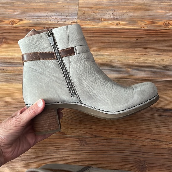 Dansko 39 Booties Boots Shoes Heels Zip Gray Leather Buckle Office Ladies - Picture 11 of 14
